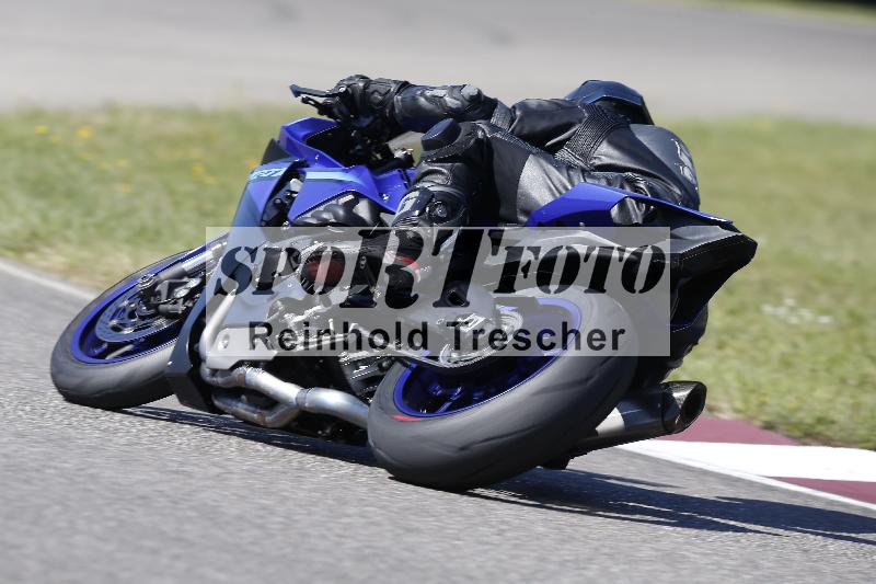 Archiv-2025/48 25.08.2025 Cornu Master School ADR/rot-rouge/349